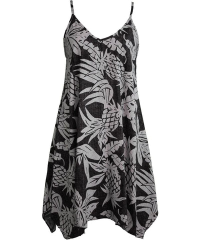 black and white hawaiian dress V-Neck Short Pineapple flowing silhouette flatter the comment SHOP to be 25off_afterpay_march21 Size:USA 4 (XS)/36 in.(91 cm)Garment Chest